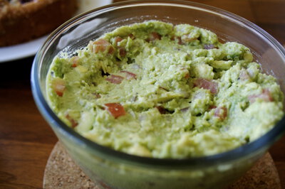 Recipes Guacamole on How To Make Great Homemade Guacamole   Makebetterfood Com