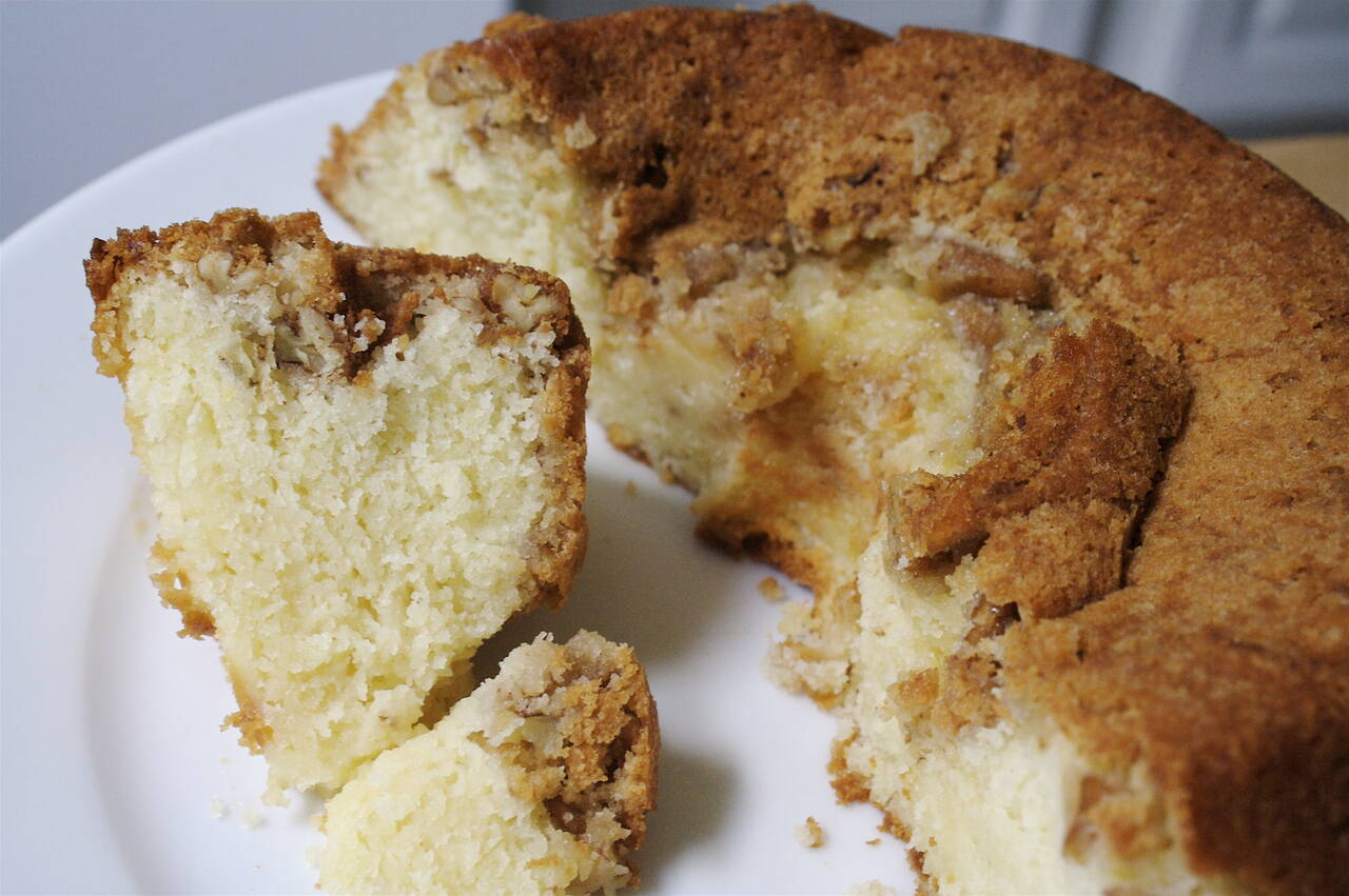 louisiana-crunch-cake-recipe-makebetterfood