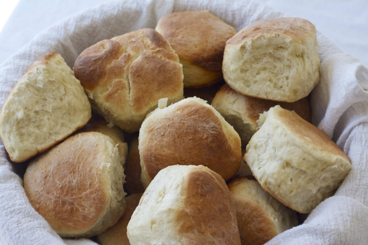 Recipe for Sweet, Pull-Apart Dinner Rolls - MakeBetterFood.com