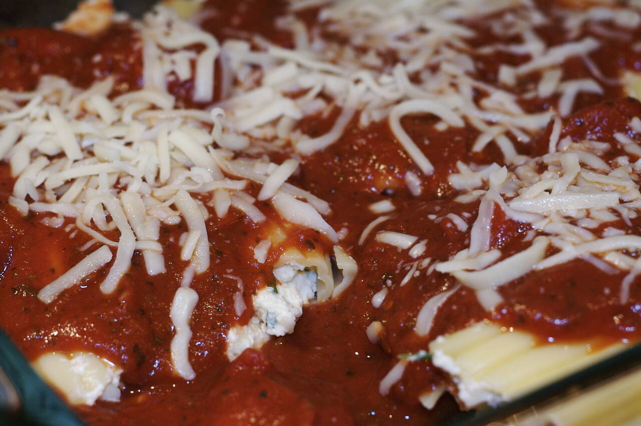 Manicotti With Marinara Sauce Recipe MakeBetterFood manicotti-with-marinara-sauce-recipe-makebetterfood