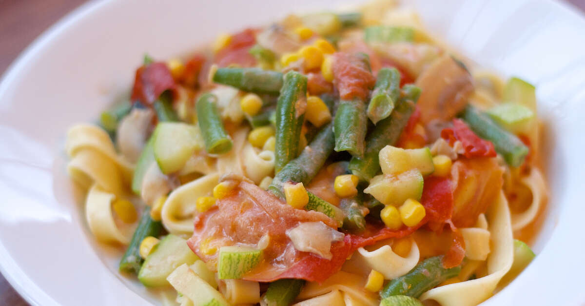 Pasta Primavera Recipe - MakeBetterFood.com