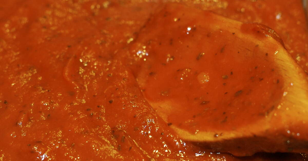 Simple Marinara Sauce Recipe - MakeBetterFood.com